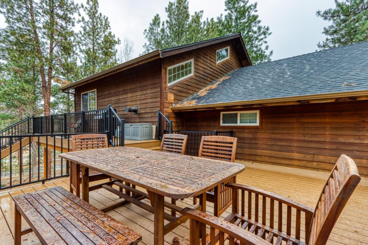 Camp Polk Lodge Систерс Экстерьер фото